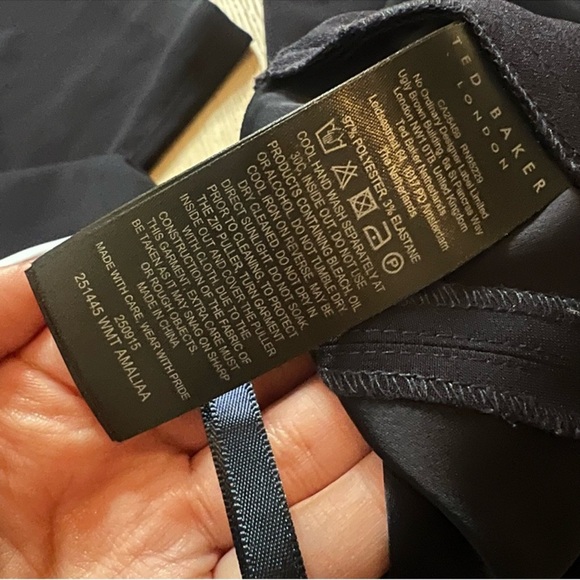 TED BAKER LONDON Pintuck Straight Leg Trouser Pant Amalia size 0 NAVY - Picture 7 of 16